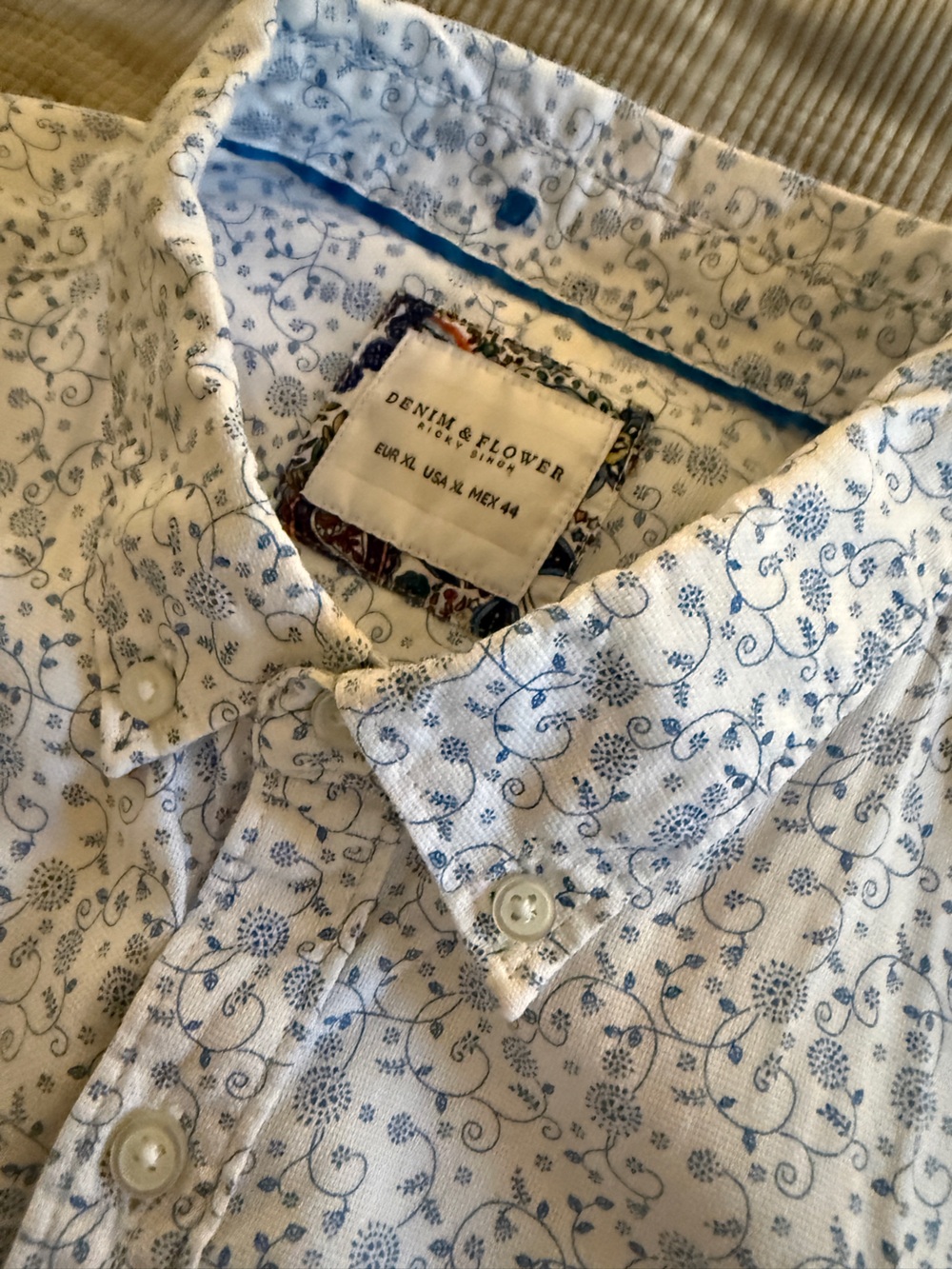 Denim & Flower Men’s Floral Short Sleeve Shirt – Size XL – White & Blue